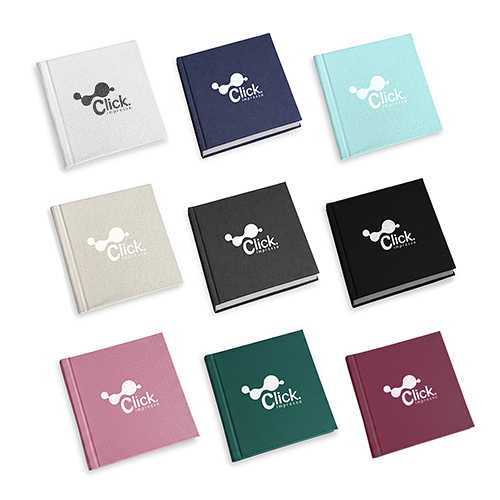 Fotolivro LUXO com capa em tecido, miolo em papel 600g com laminação fosca ou brilho em todas as páginas, lombada quadrada e abertura total entre as páginas do miolo. (ABERTURA PANORÂMICA). inclui montagem do fotolivro por nossa equipe em padrão Click Impresso (até 40 fotos) * Produção em 7 dias úteis.